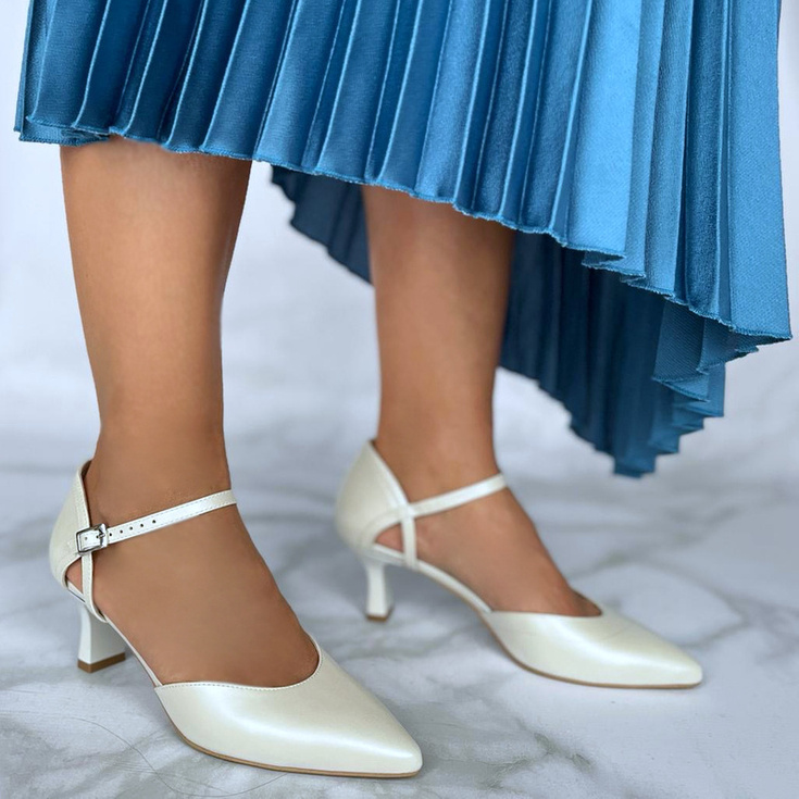 Buty ślubne na niskim obcasie - KOTYL 5439 ECRU PERŁOWE