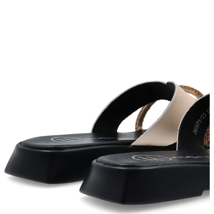 Płaskie klapki ze skóry - FILIPPO DK6878/25 BEŻOWE