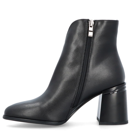 Skórzane botki na słupku - FILIPPO DBT6548/24 CZARNE