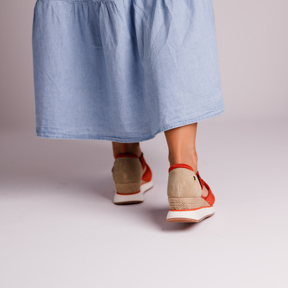 Hiszpańskie sneakersy na koturnie - GIOSEPPO 74059 BEŻOWO-CZERWONE