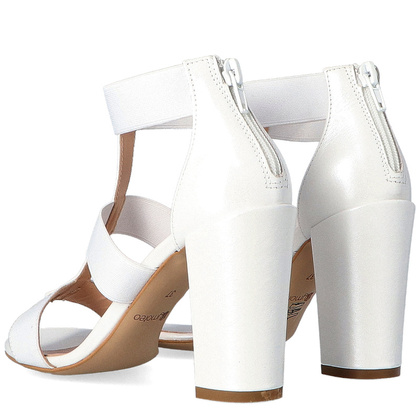Stylowe sandałki na słupku - TYMOTEO C1003 BIAŁE