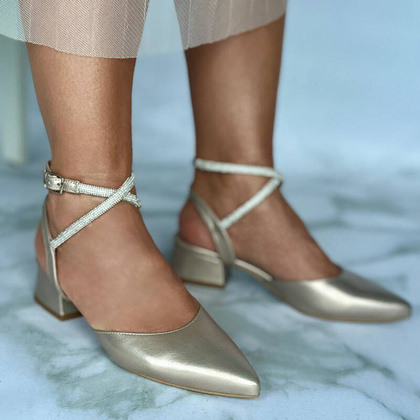 Czółenka z ozdobnymi paseczkami - KOTYL 9939 ZŁOTE