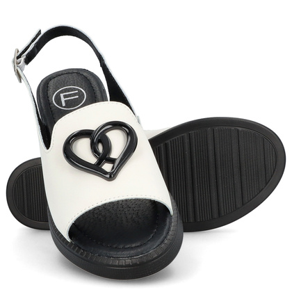 Lekkie sandały na wyższym spodzie - FILIPPO DS6069/25 BIAŁE