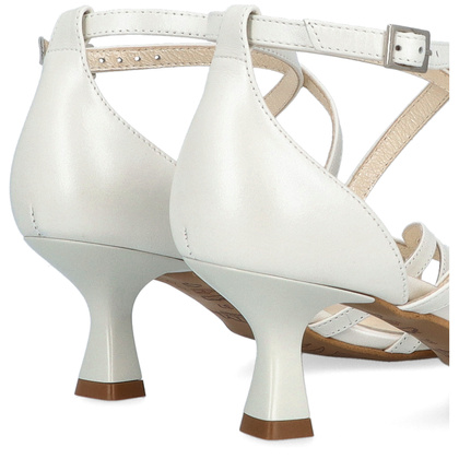 Skórzane sandałki do tańca na niskim obcasie - KOTYL 3823 PERŁOWE ECRU