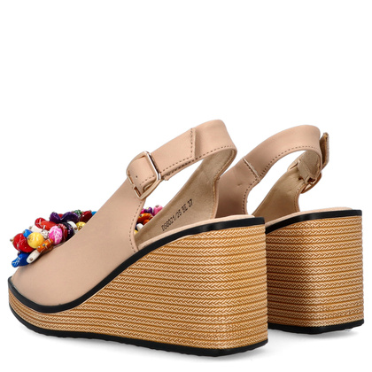 Skórzane sandały na koturnie - FILIPPO DS6021/25 BEŻOWE