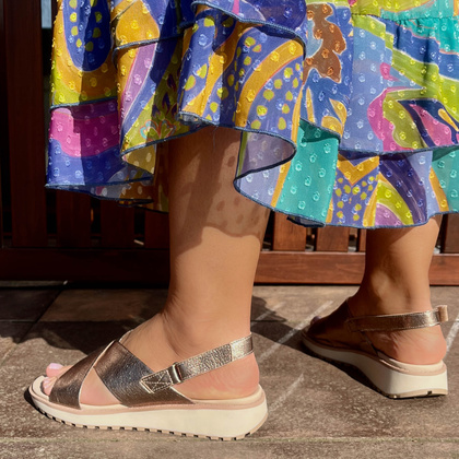 Komfortowe sandały na rzep - CAPRICE 9-28703-42 ZŁOTE