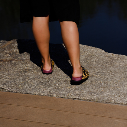 Skórzane klapki damskie - GIOSEPPO 75453 PANTERKA