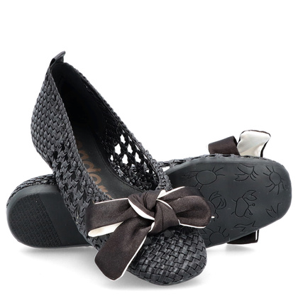 Hiszpańskie baleriny z kokardką - WONDERS CH-1001 CZARNE