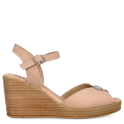 Lekkie sandały na koturnie - FILIPPO DS6026/24 BEŻOWE