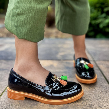 Skórzane mokasyny na kontrastowej podeszwie - TYMOTEO A1002 CZARNE+POMARAŃCZ