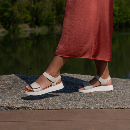 Skórzane sandały zapinane na rzep - OH! MY SANDALS 5650 KREMOWE