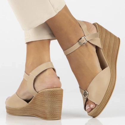 Lekkie sandały na koturnie - FILIPPO DS6026/24 BEŻOWE