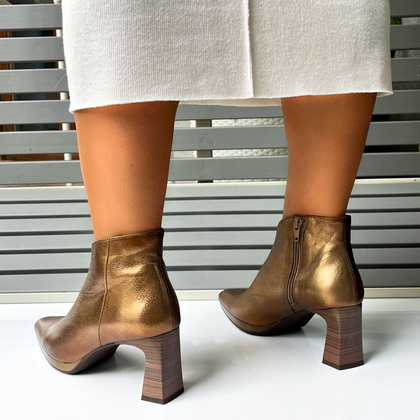 Hiszpańskie botki z wycięciem - HISPANITAS HI243576 STARE ZŁOTO