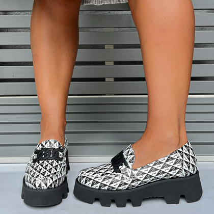 Skórzane mokasyny z ozdobą - LAURA MESSI 2601 CZARNO - BIAŁE