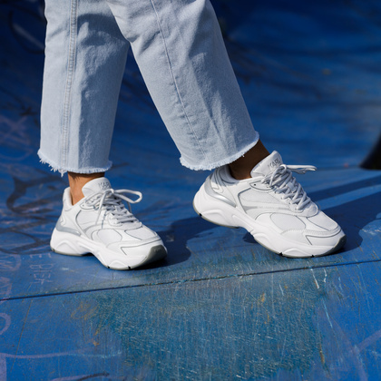 Sneakersy damskie - KARL LAGERFELD KOMET KL65624 41S BIAŁE