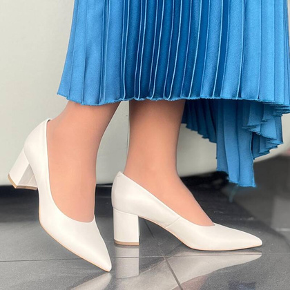 Skórzane czółenka na słupku - BRAVO MODA 0164 KREMOWE