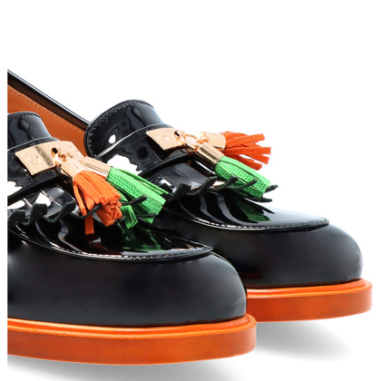 Skórzane mokasyny na kontrastowej podeszwie - TYMOTEO A1002 CZARNE+POMARAŃCZ