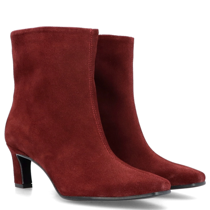 Skórzane bordowe botki Tymoteo – trend sezonu FW25/26