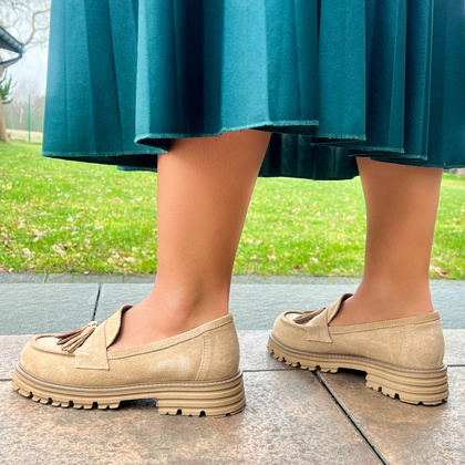 Lekkie mokasyny z chwostami - TYMOTEO L1056 BEŻOWE