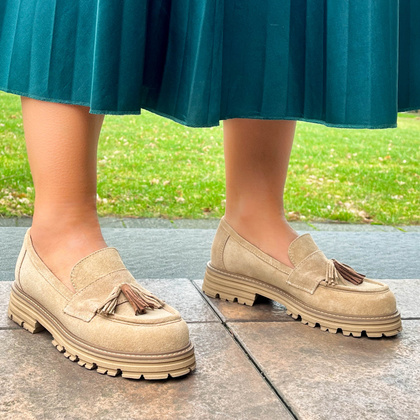 Lekkie mokasyny z chwostami - TYMOTEO L1056 BEŻOWE