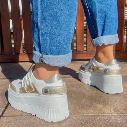 Sneakersy na lekkiej podeszwie - TYMOTEO R1001 BIAŁO-ZŁOTE