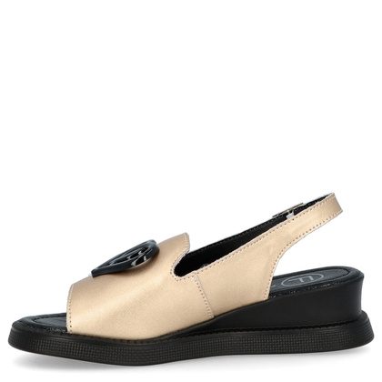 Lekkie sandały na wyższym spodzie - FILIPPO DS6069/25 ZŁOTE