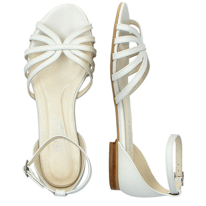 Ślubne sandałki na płaskim obcasie - KOTYL 0041 ECRU PERŁOWE