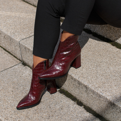 Skórzane botki z motywem zwierzęcym - WONDERS M-5430 BORDOWE