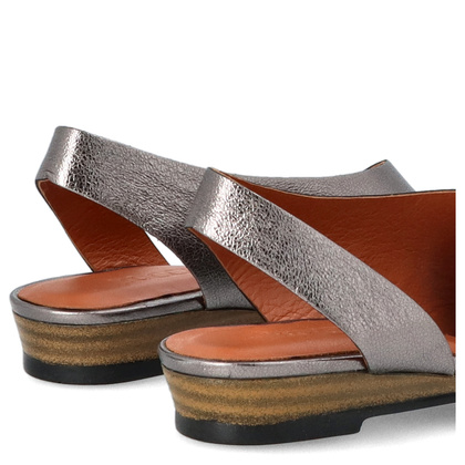 Skórzane sandałki z asymetryczną cholewką - BOCCATO 167.590 METALICZNE