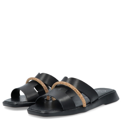 Płaskie klapki ze skóry - FILIPPO DK6878/25 CZARNE