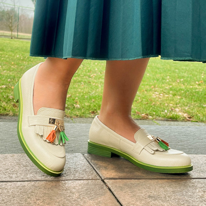 Skórzane mokasyny na kontrastowej podeszwie - TYMOTEO A1002 BEŻ+ZIELONY