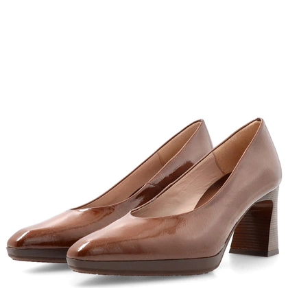 Szpilki z noskiem migdałowym – wygodne i eleganckie szpilki damskie