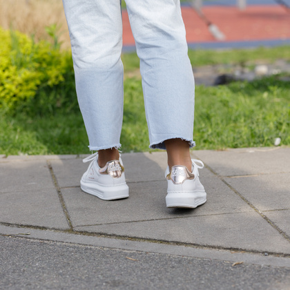 Sneakersy damskie - KARL LAGERFELD KAPRI KL62538 BIAŁE