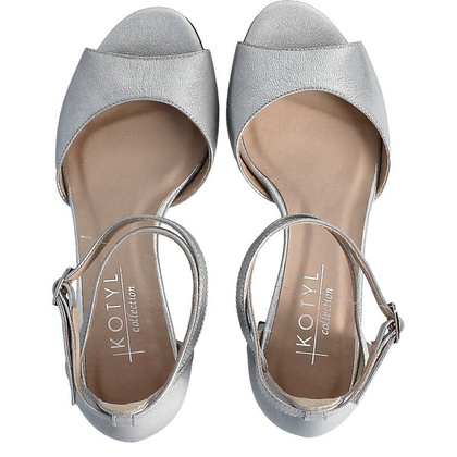 Sandałki na niskim słupku - KOTYL 3805 SREBRNE