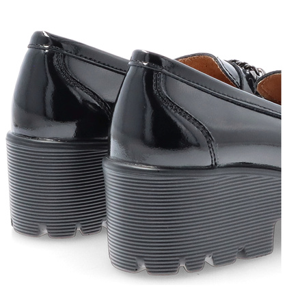 Lakierowane półbuty damskie na obcasie - FILIPPO DP4139/23 CZARNE