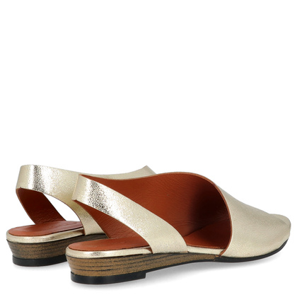 Skórzane sandałki z asymetryczną cholewką - BOCCATO 167.590 ZŁOTE