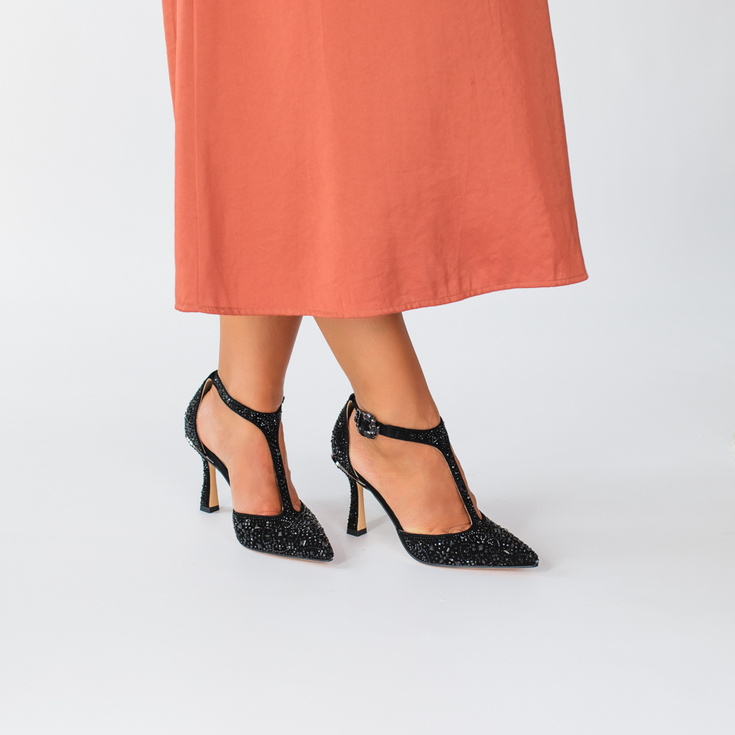 Hiszpańskie szpilki z paskiem - ALMA EN PENA V250410 CZARNE