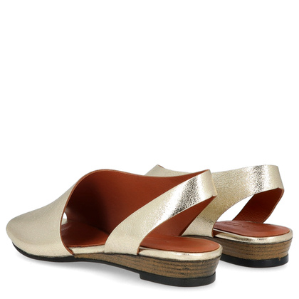 Skórzane sandałki z asymetryczną cholewką - BOCCATO 167.590 ZŁOTE