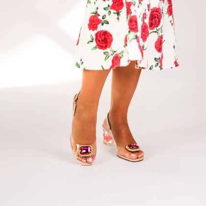 Wygodne szpilki damskie na pierwszy raz – stabilny obcas i elegancki design