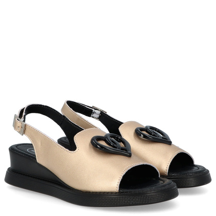 Lekkie sandały na wyższym spodzie - FILIPPO DS6069/25 ZŁOTE