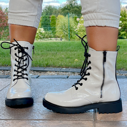 Lakierowane botki ze skóry - CAPRICE 9-25217-43 BIAŁE