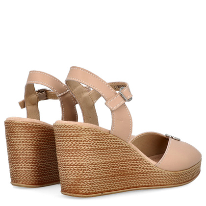 Lekkie sandały na koturnie - FILIPPO DS6026/24 BEŻOWE