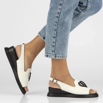 Lekkie sandały na wyższym spodzie - FILIPPO DS6069/25 BIAŁE