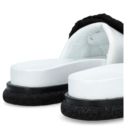 Skórzane klapki damskie z kwiatem - BOCCATO 475.24-121 BIAŁE