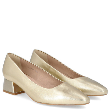 Czółenka ze skóry na niskim obcasie - KOTYL 1701 ZŁOTE