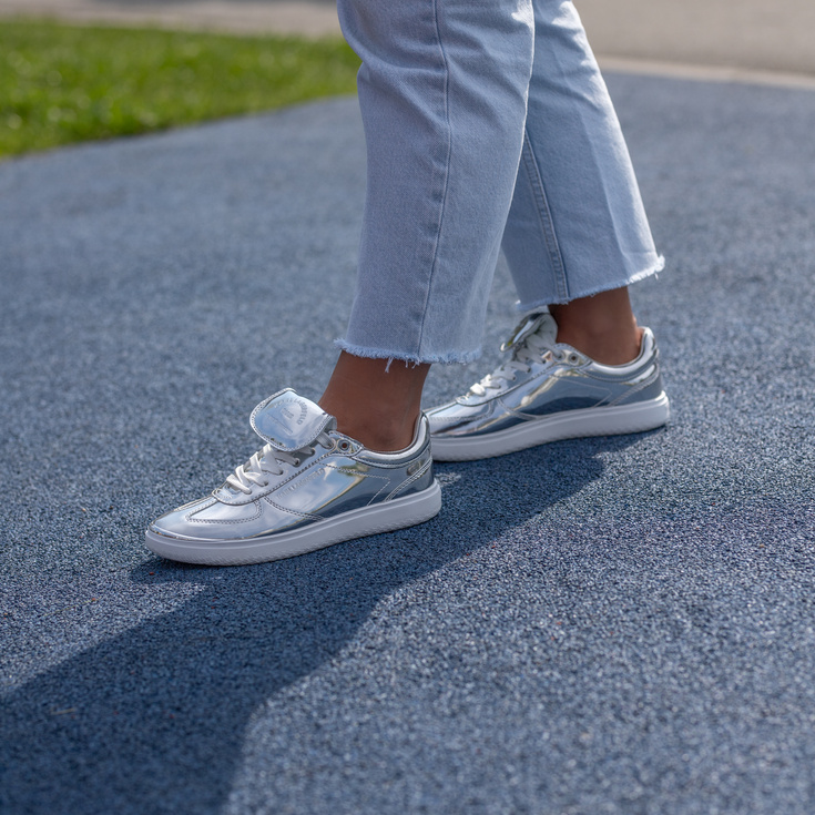 Sneakersy damskie - KARL LAGERFELD ATLAS KL63820 SREBRNE