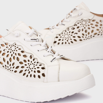 Ażurowe sneakersy damskie - WONDERS A-3641 BIAŁE