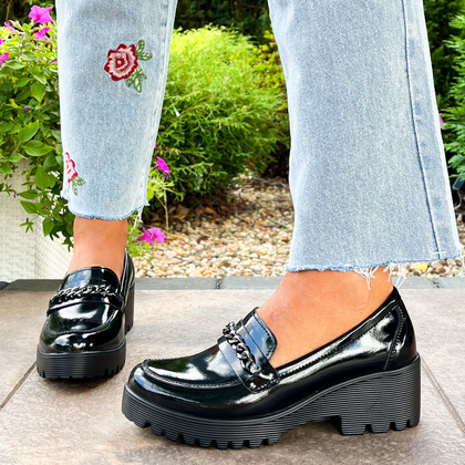 Lakierowane półbuty damskie na obcasie - FILIPPO DP4139/23 CZARNE