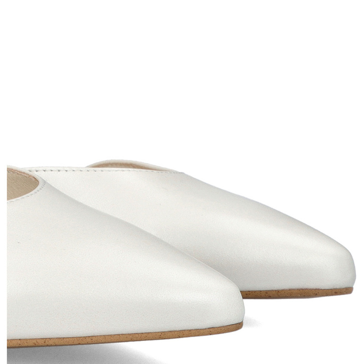 Buty ślubne na niskim obcasie - KOTYL 5439 ECRU PERŁOWE