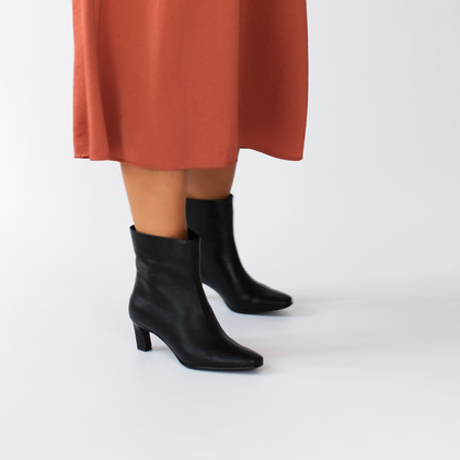 Skórzane botki na obcasie - TYMOTEO G1076 CZARNE LICO